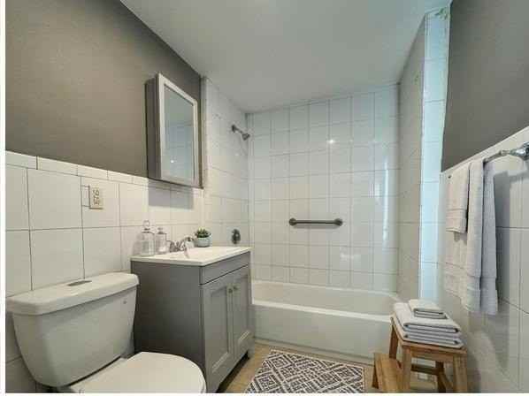 910 Atwells Ave #3 - Photo 5 of 15