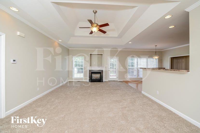 201 Bethlehem Dr - Photo 3 of 15