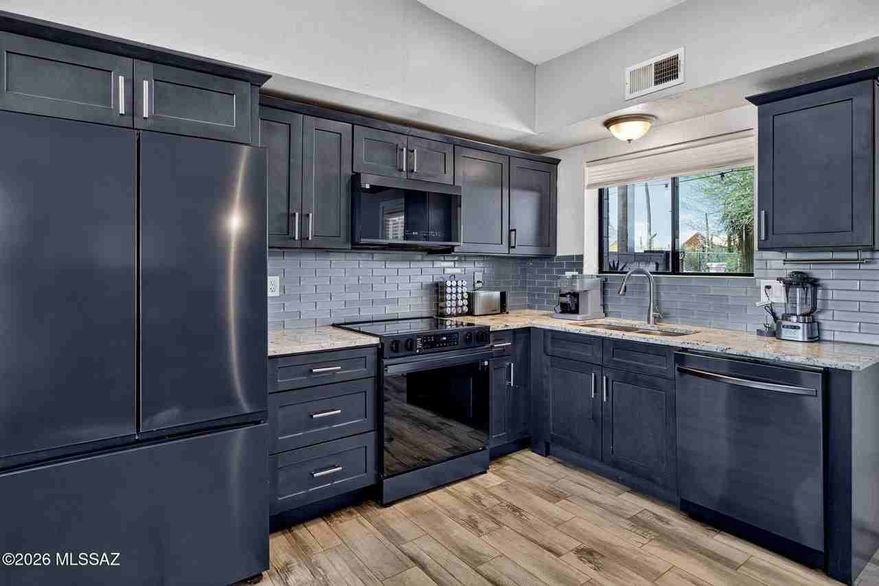 6921 N Camino Verde - Photo 2 of 27
