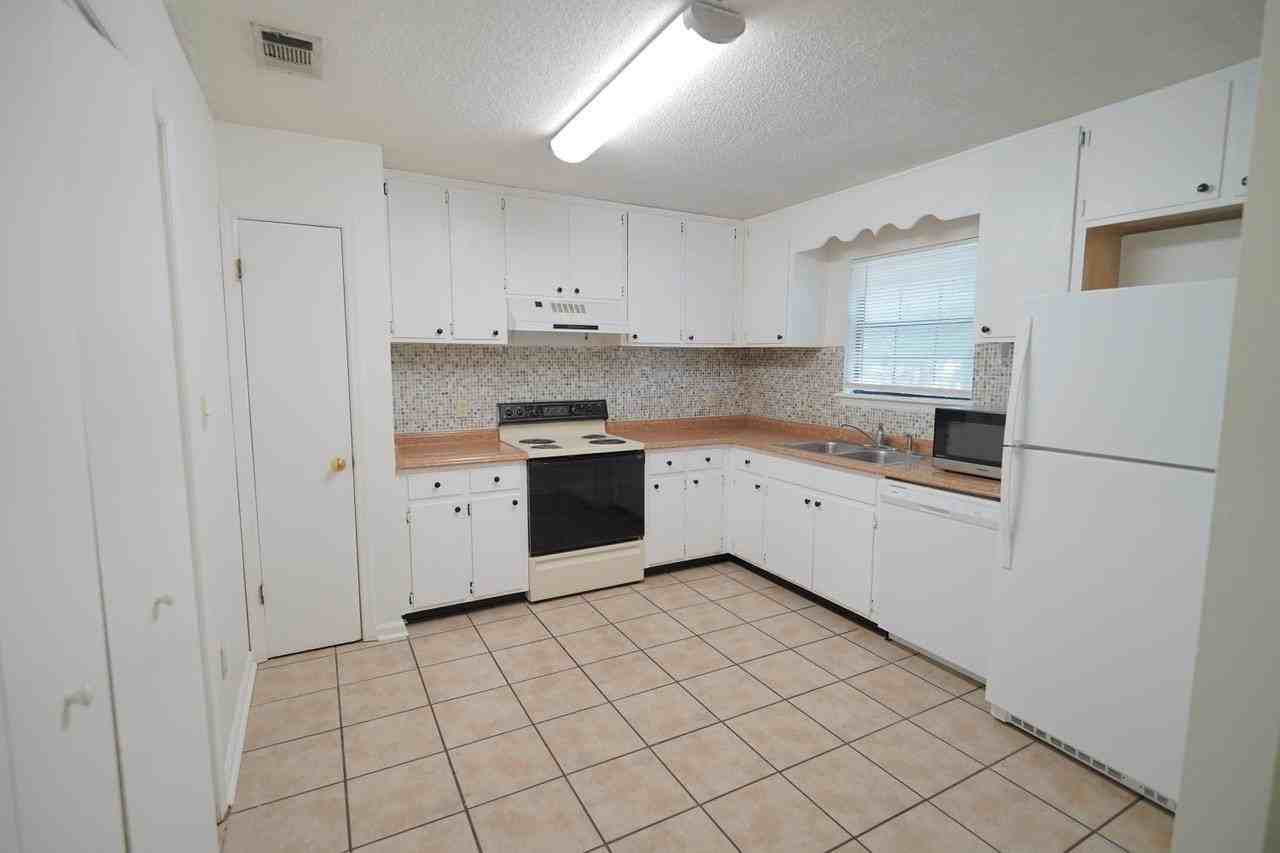 828 Ashlyn Forest Dr - Photo 5 of 22