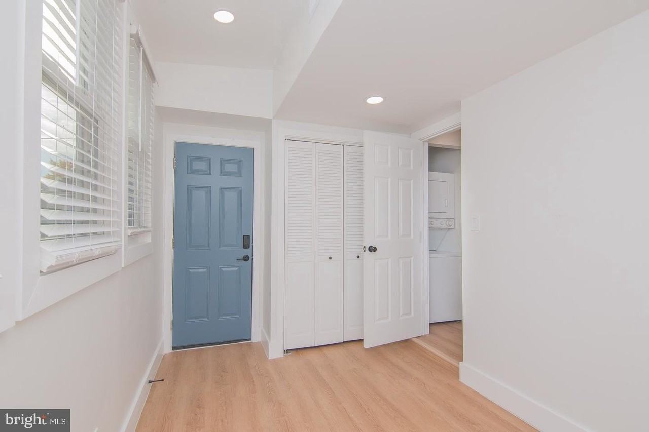 1629 W Virginia Ave Ne #3 - Photo 4 of 9
