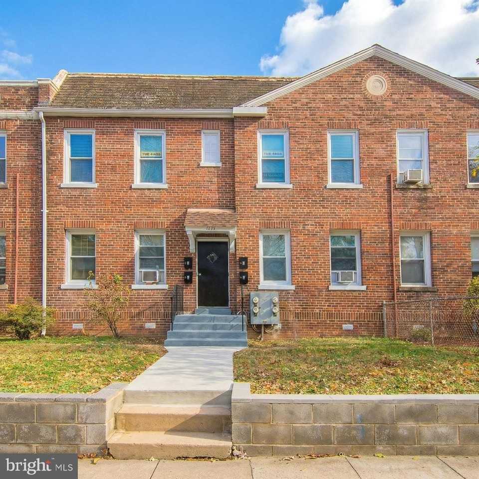 1629 W Virginia Ave Ne #3 - Photo 6 of 9