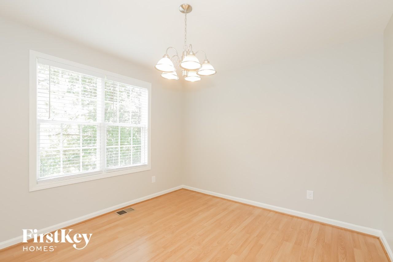 919 Kendall Park Dr - Photo 3 of 15
