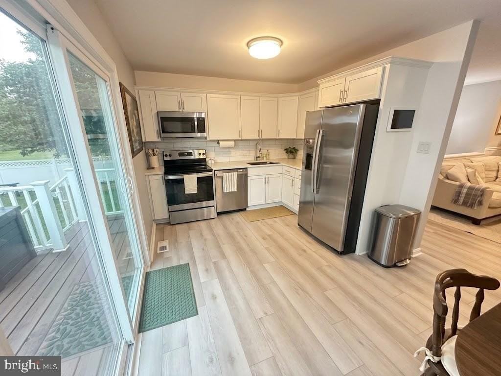 701 Kraft Ct - Photo 5 of 26