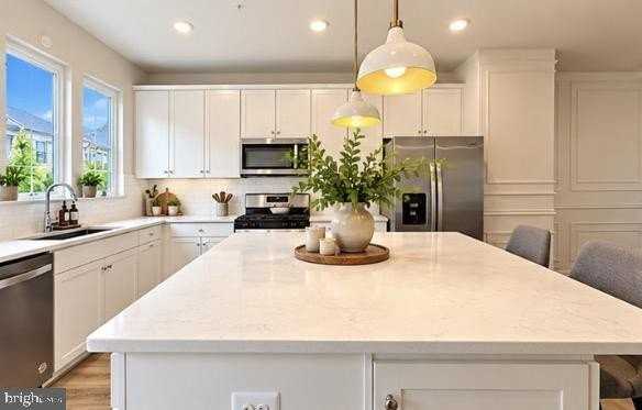 3347 Watershed Blvd - Photo 3 of 22