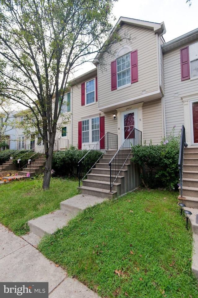 2407 Bolton Ln - Photo 2 of 40