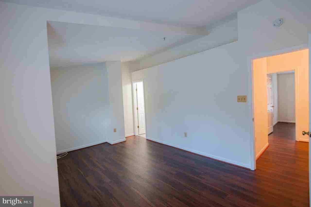 2407 Bolton Ln - Photo 4 of 40