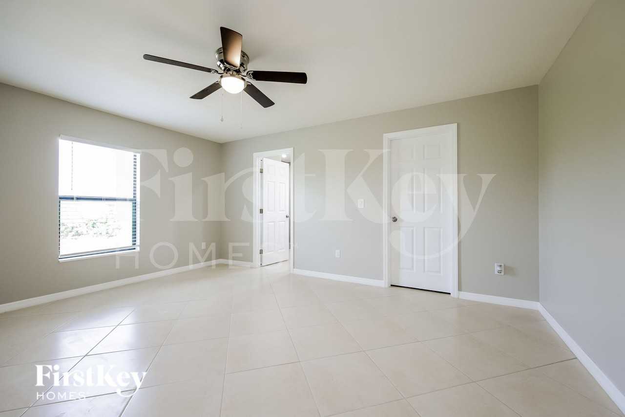 5402 Anita Ave N - Photo 7 of 15