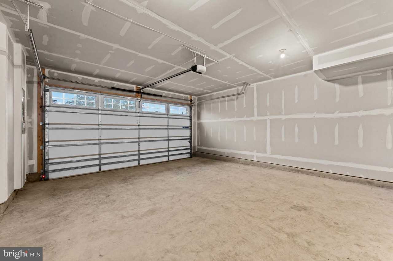 13721 Hunt Valley Ct - Photo 4 of 45