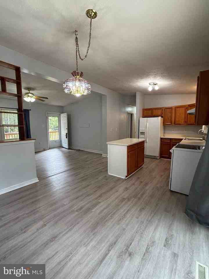 12129 Tall Pine Trl - Photo 4 of 23