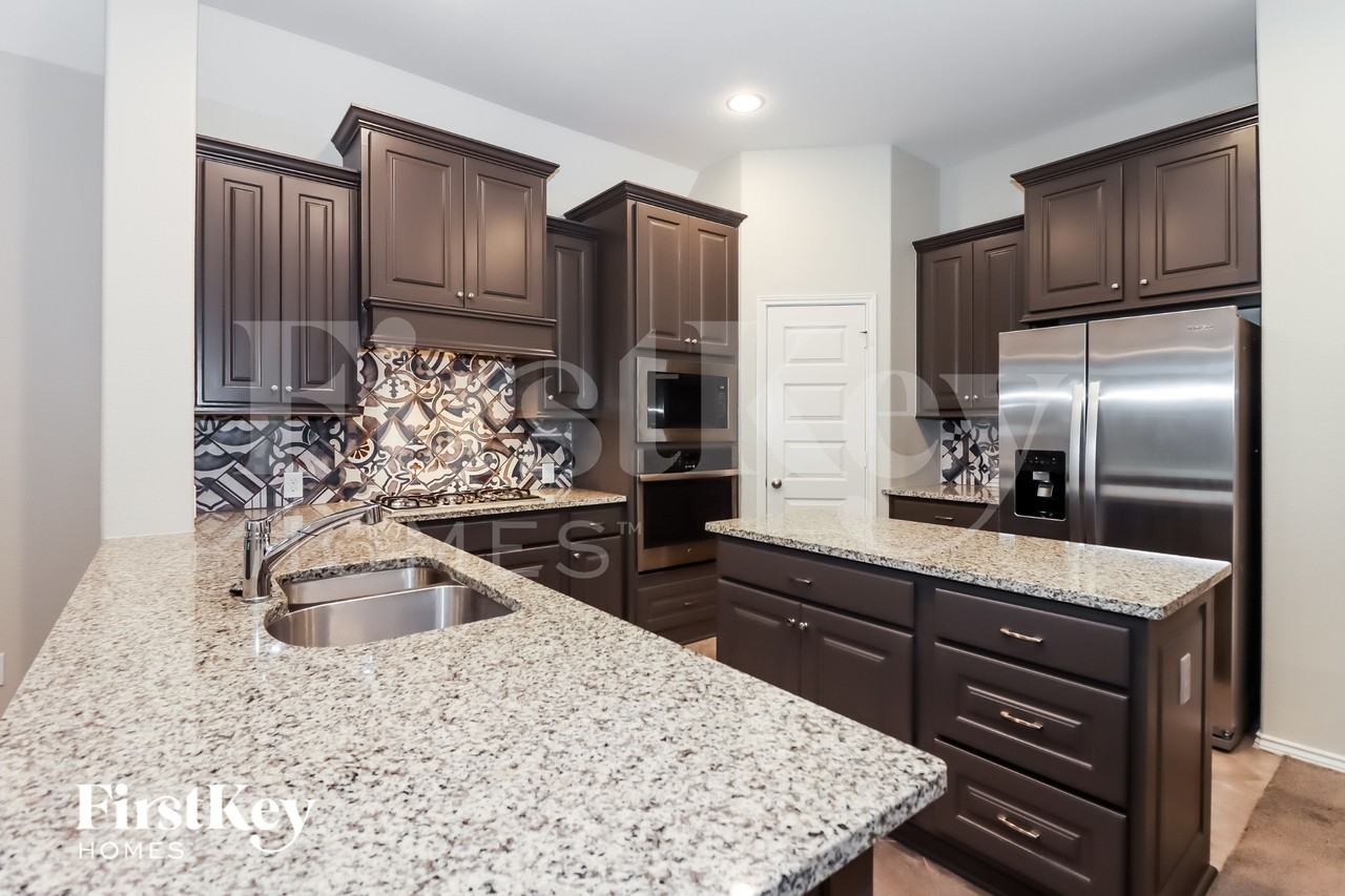335 Jolly Ginger Dr - Photo 7 of 15