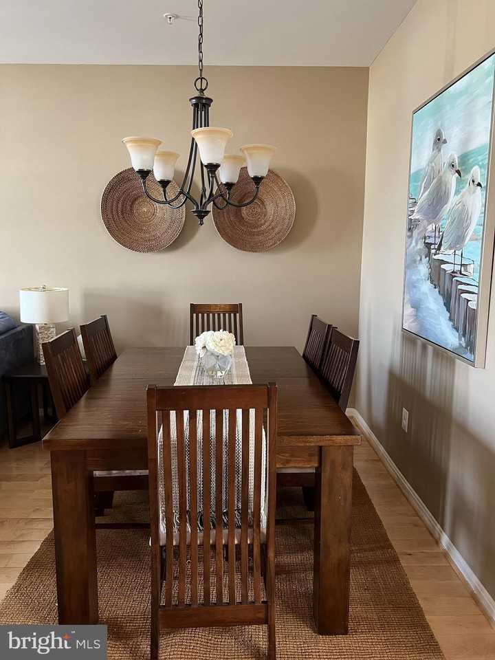 401 Seaway Ct - Photo 5 of 50