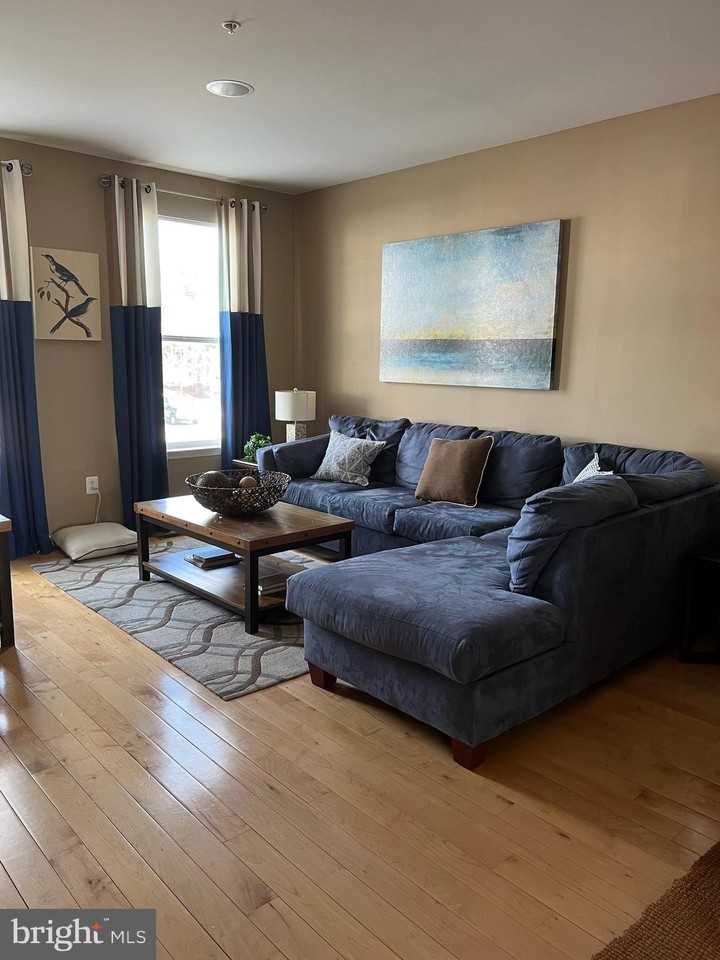 401 Seaway Ct - Photo 6 of 50