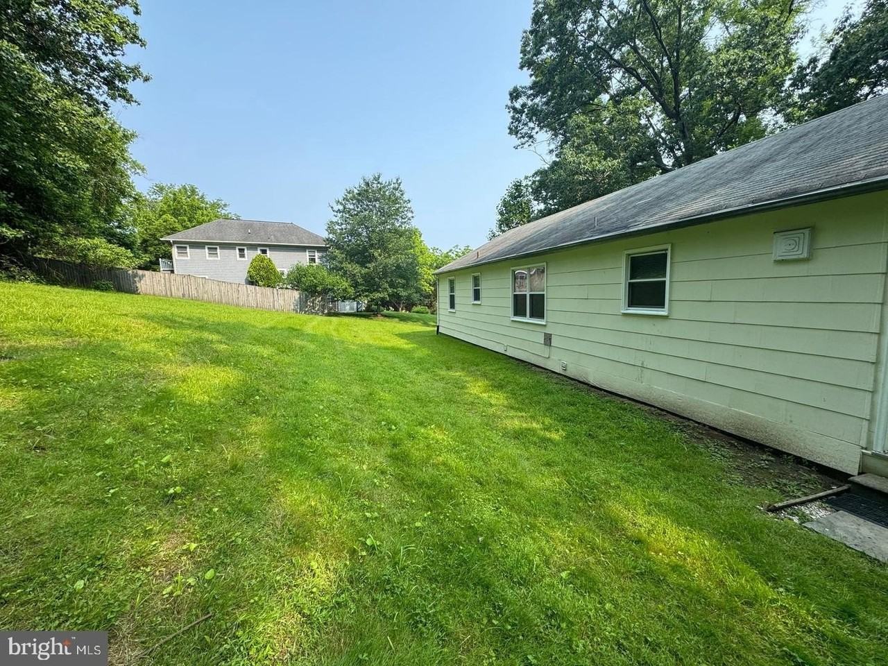 8905 Frederick Rd - Photo 4 of 27