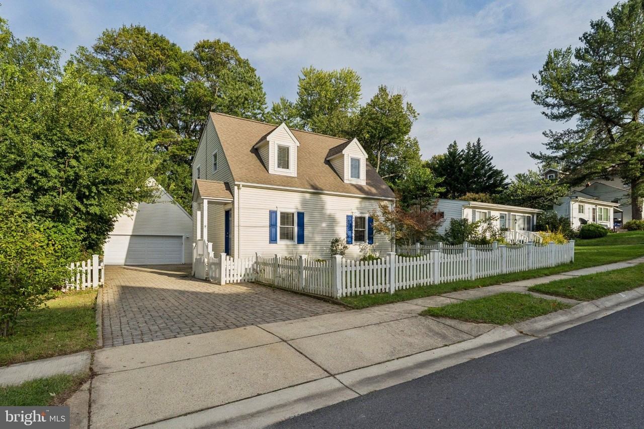101 Charles St - Photo 2 of 47