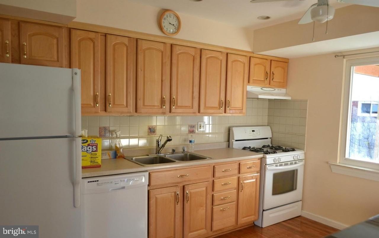 10406 Conover Dr - Photo 5 of 9