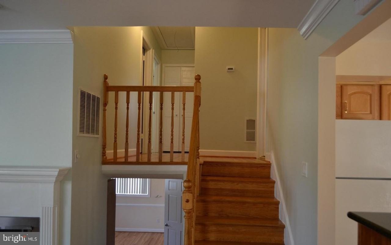 10406 Conover Dr - Photo 6 of 9
