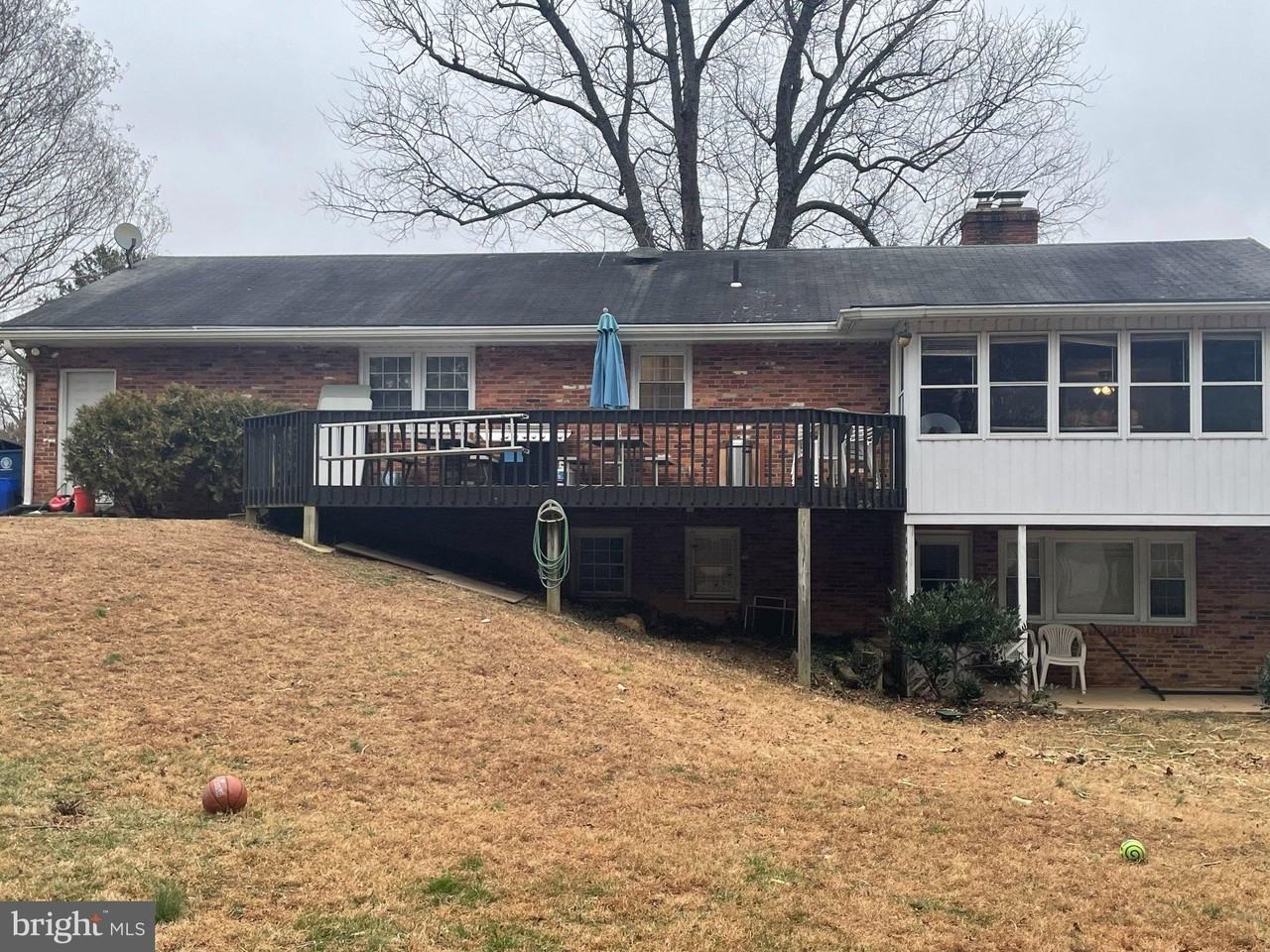 14608 Sturtevant Rd - Photo 3 of 24