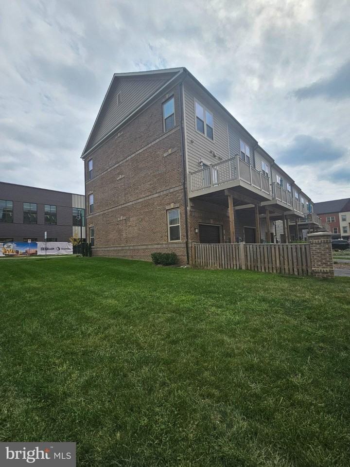 5 Morrison Dr - Photo 4 of 37