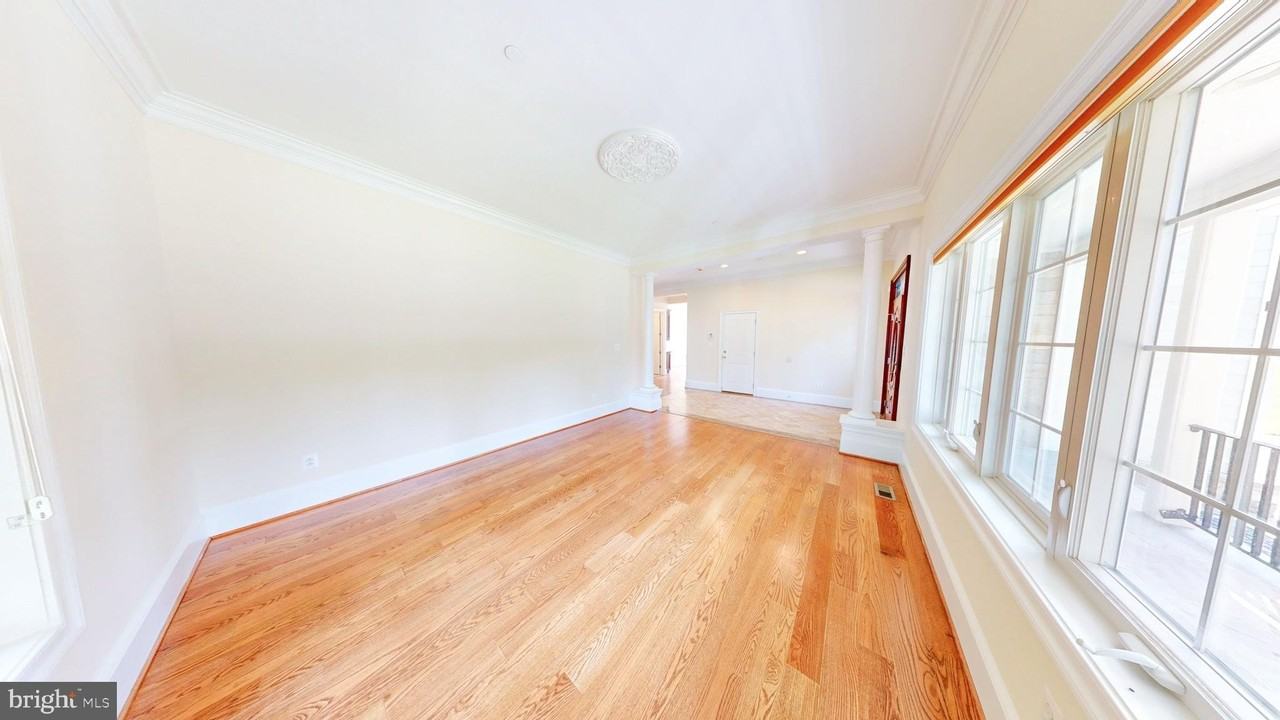 6403 Earlham Dr - Photo 3 of 49