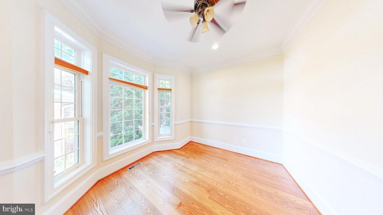 6403 Earlham Dr - Photo 6 of 49