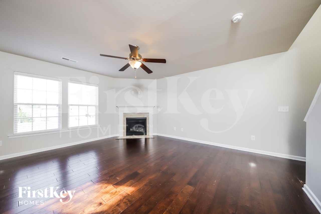 5721 Midstream Cir - Photo 2 of 15