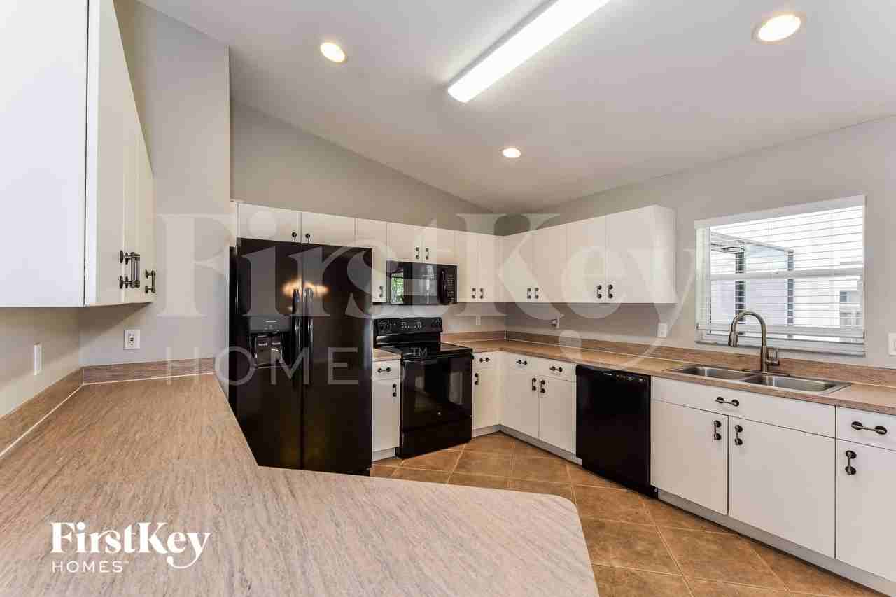3736 Sw Santa Barbara Pl - Photo 6 of 17