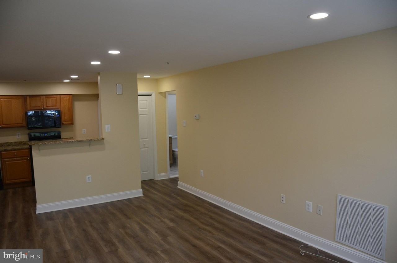8776 Grasmere Ct - Photo 7 of 30