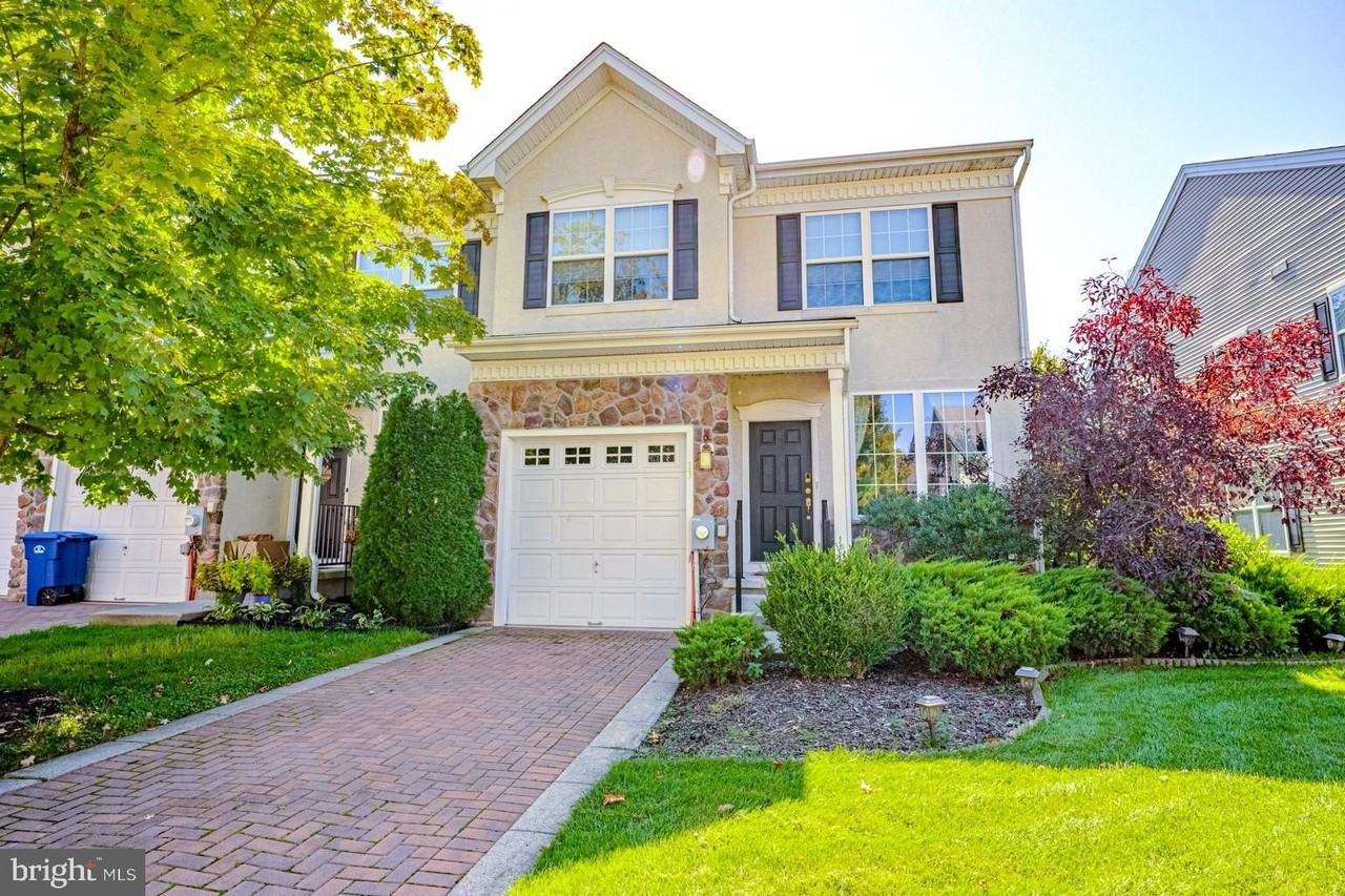 13 Kingswood Ct