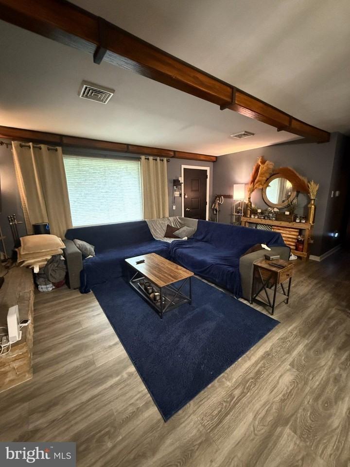 110 Gropp Ave - Photo 4 of 21