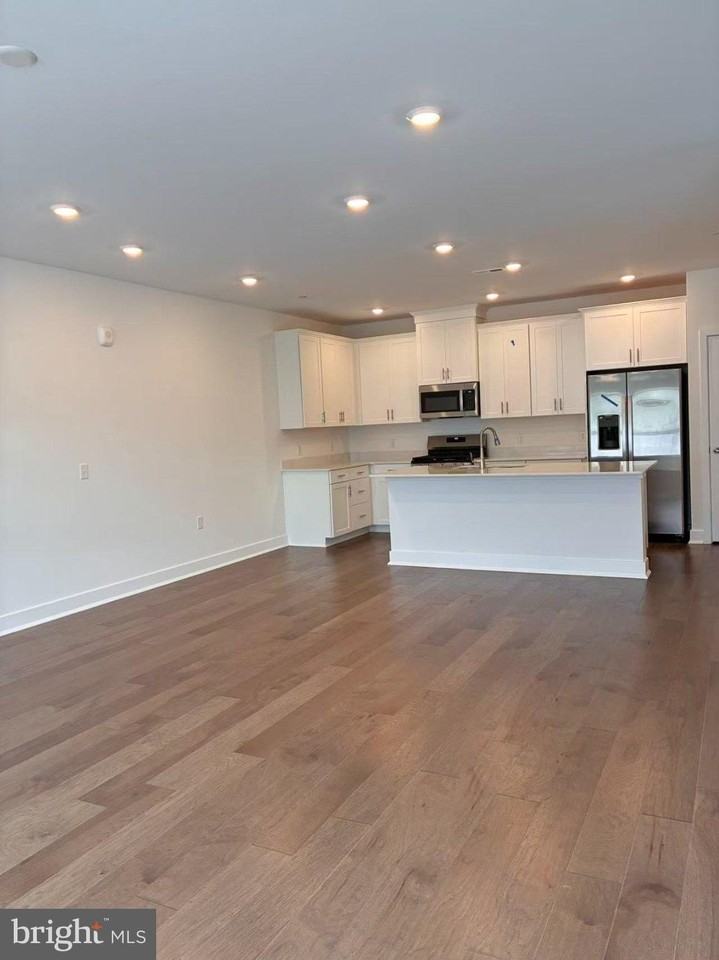 159 John Vanzandt Dr - Photo 3 of 35