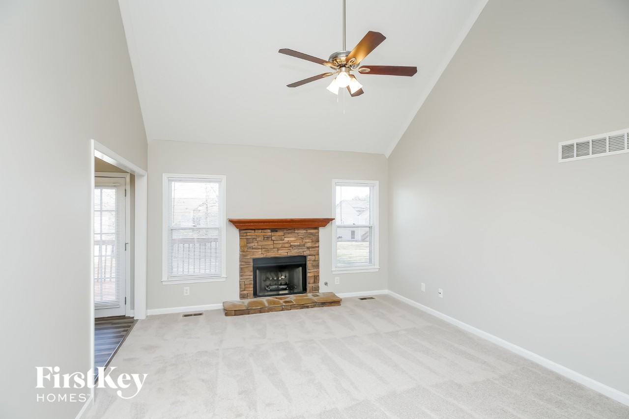 5507 Millers Creek Dr - Photo 3 of 15