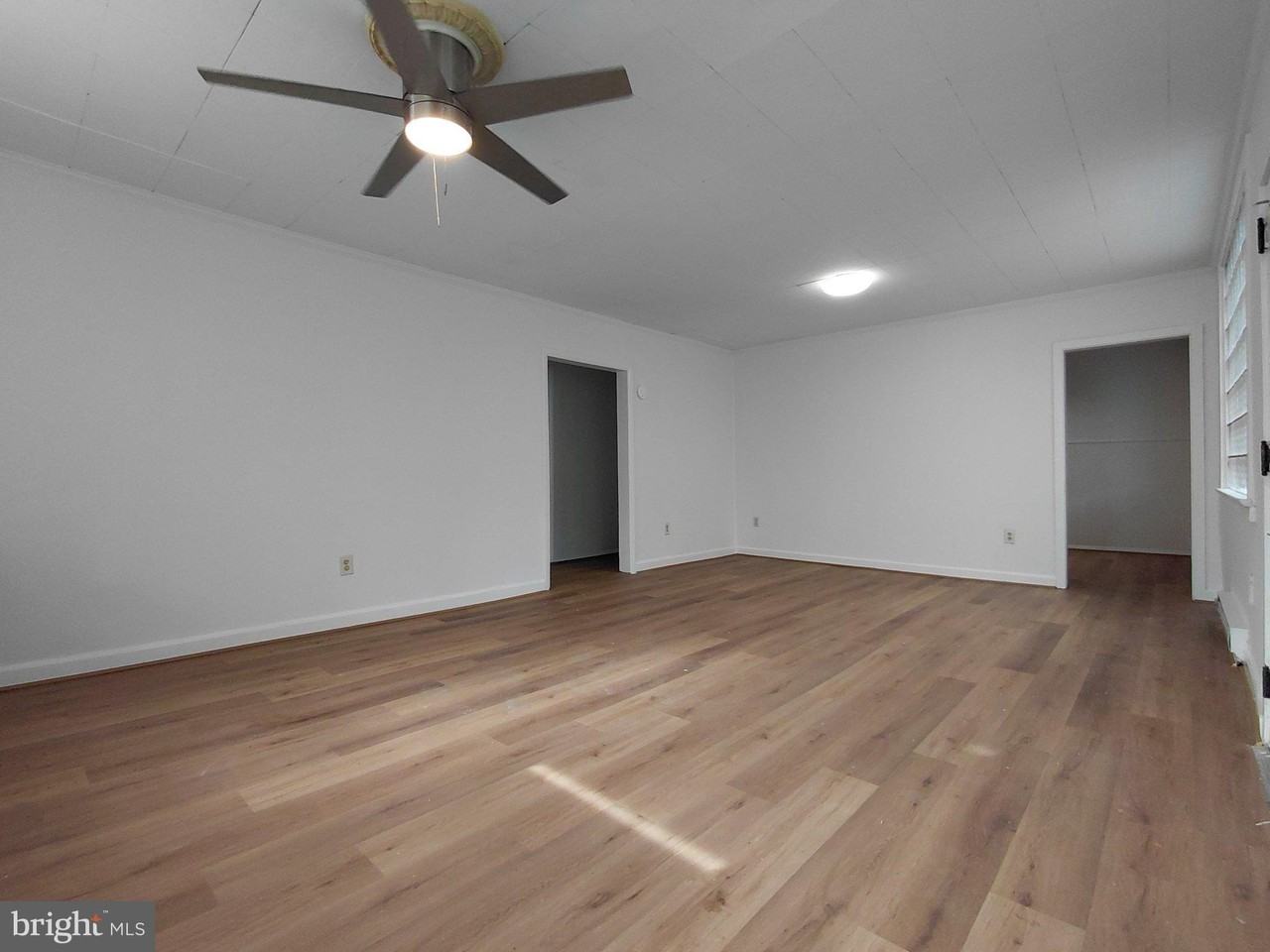 724 W Broad St Apt A - Photo 2 of 6