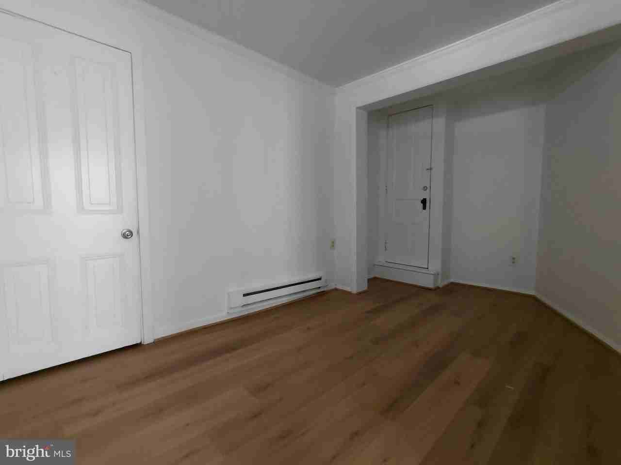 724 W Broad St Apt A - Photo 4 of 6