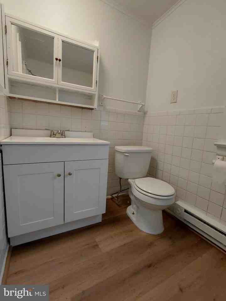 724 W Broad St Apt A - Photo 5 of 6