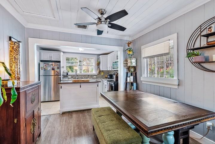 524 50th Street - Photo 4 of 8