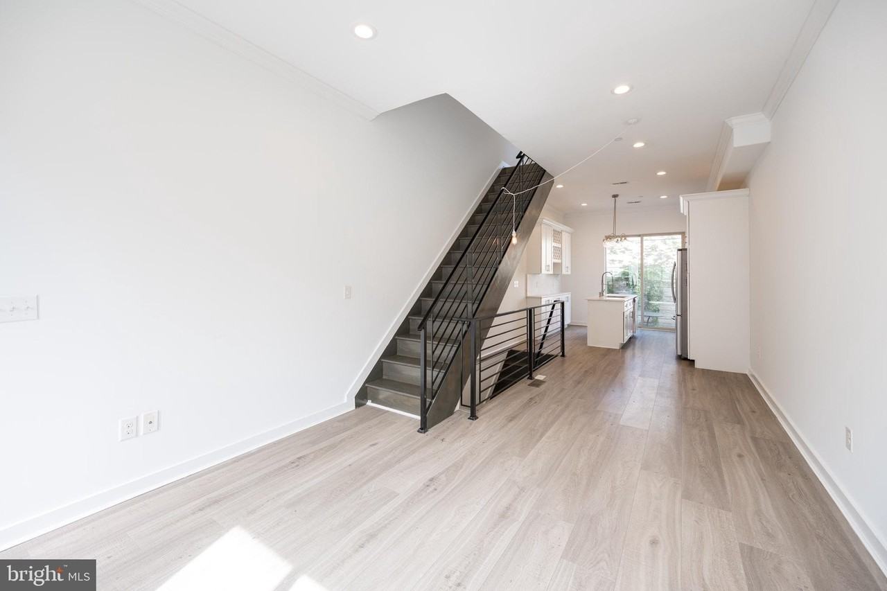 2137 Cross St - Photo 7 of 43