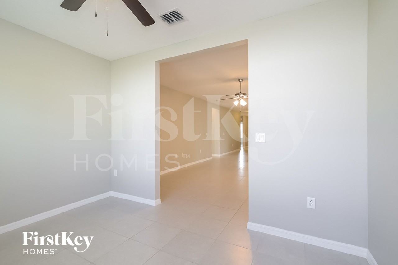 237 Milestone Dr - Photo 4 of 15