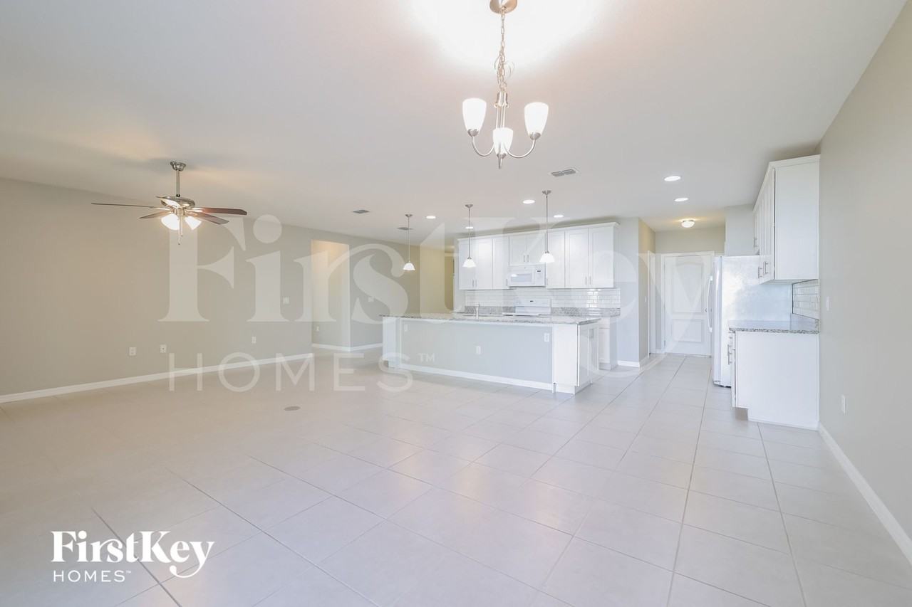 237 Milestone Dr - Photo 5 of 15