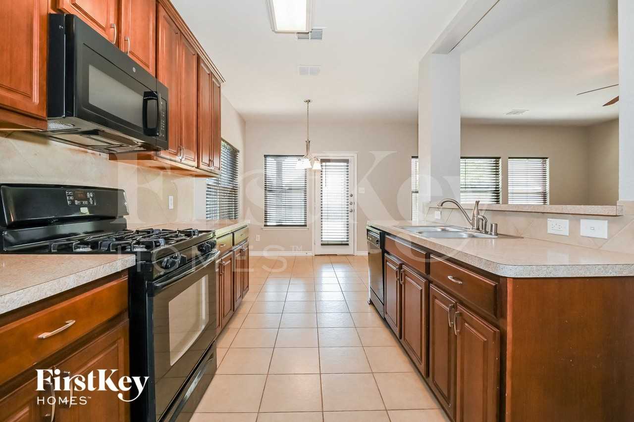 3005 Trellis Way - Photo 5 of 15