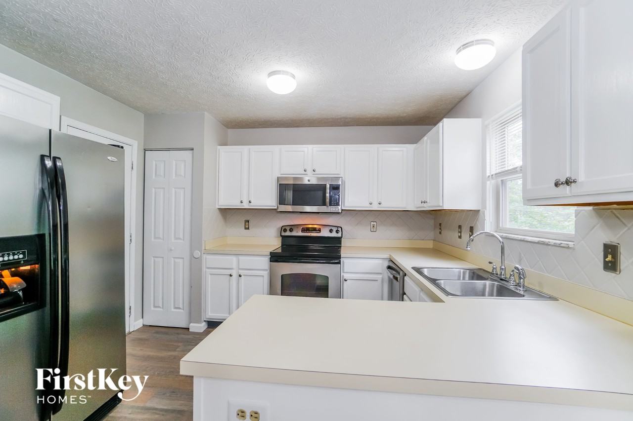 5951 Ocala Ct - Photo 6 of 15