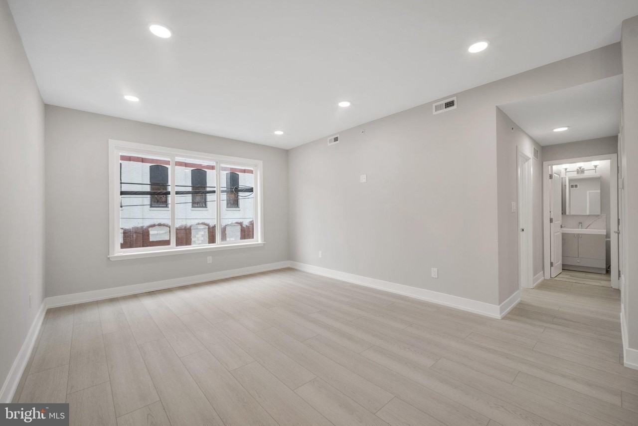 1111 S 24th St #402 - Photo 5 of 17