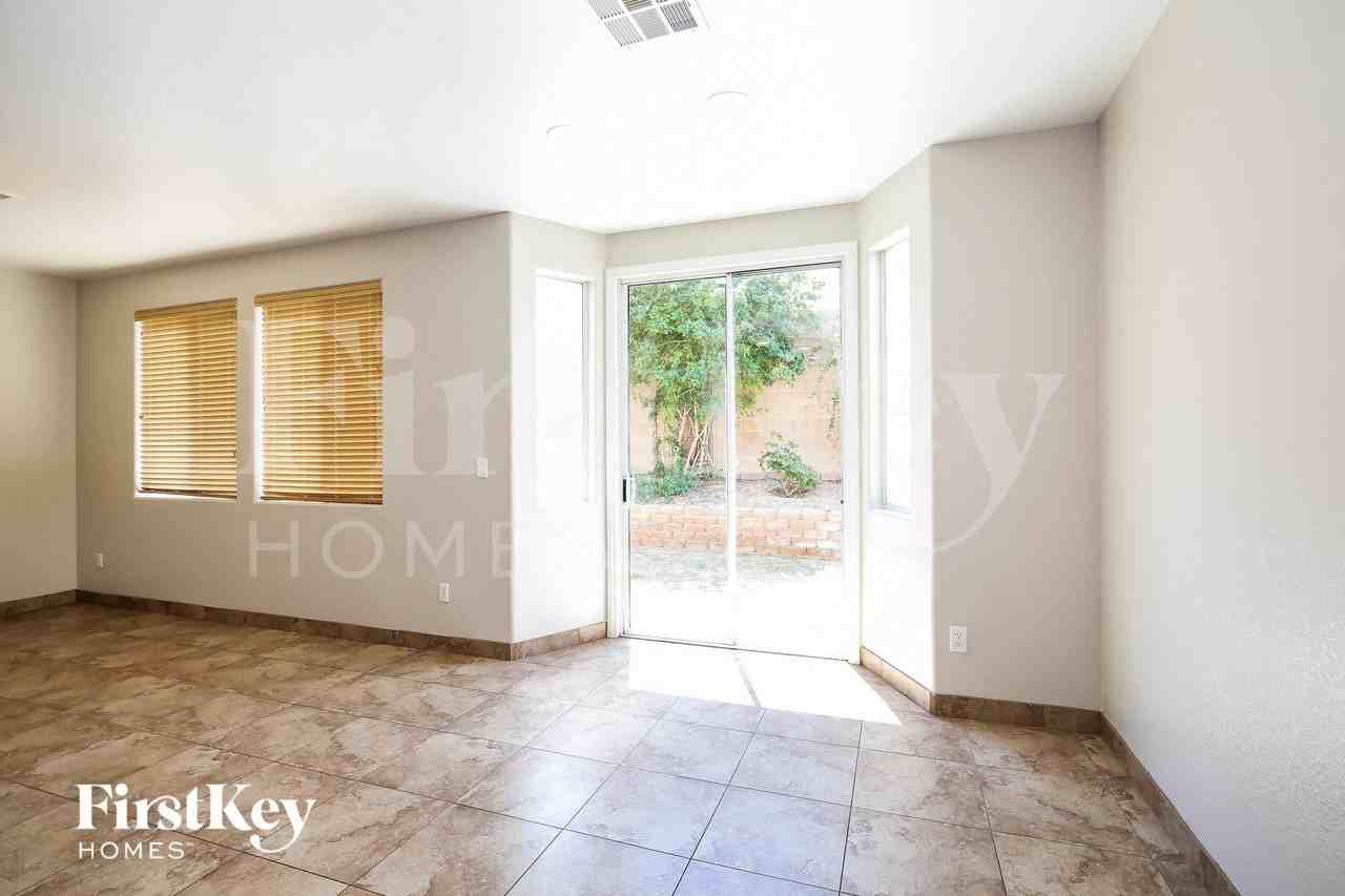 8069 Starling View Ct - Photo 6 of 15