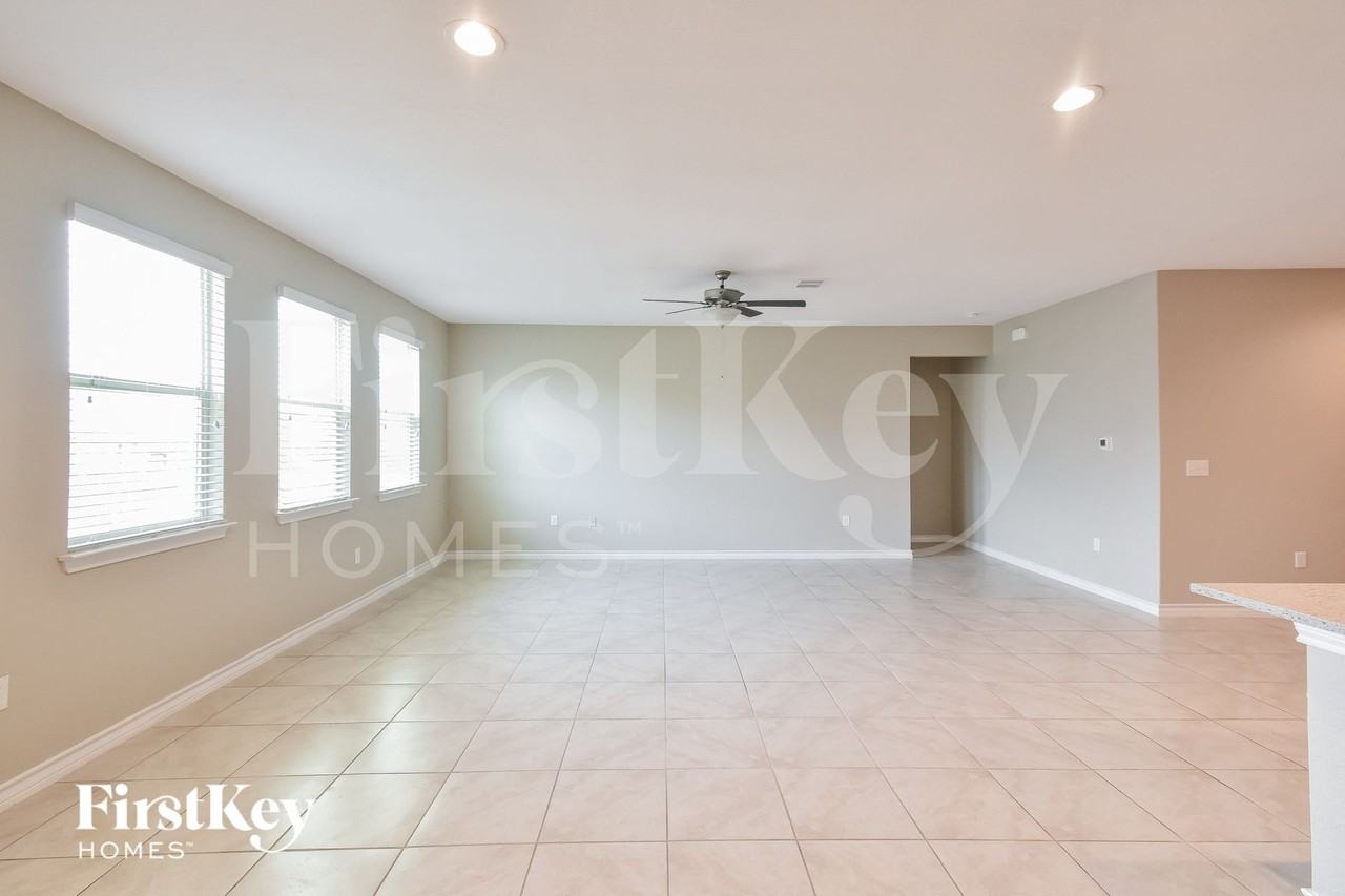 10339 Rosalina Loop - Photo 2 of 15