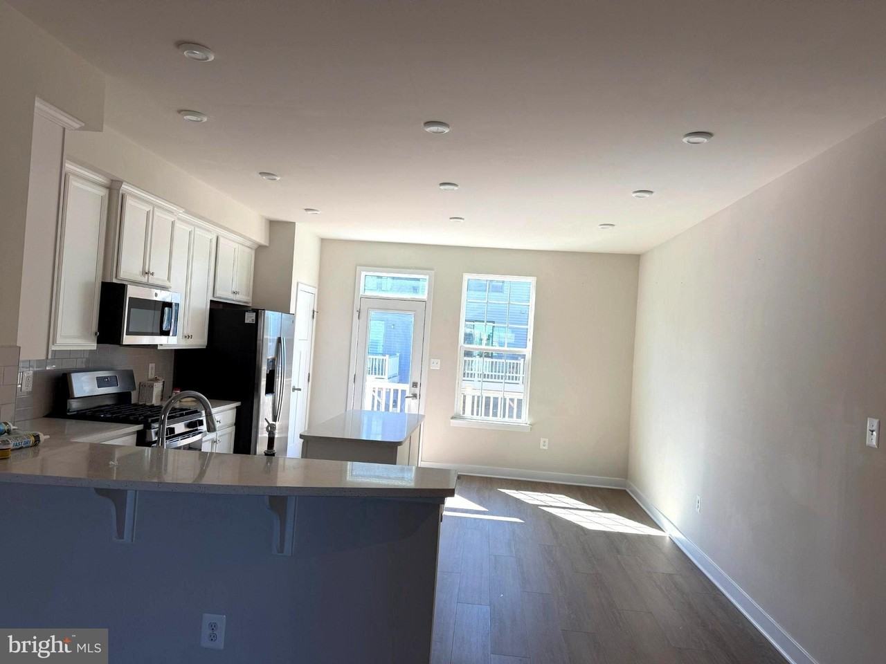 13907 Airfoil Rd - Photo 5 of 20