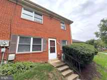 9653 Hagel Cir #B - Photo 1 of 1
