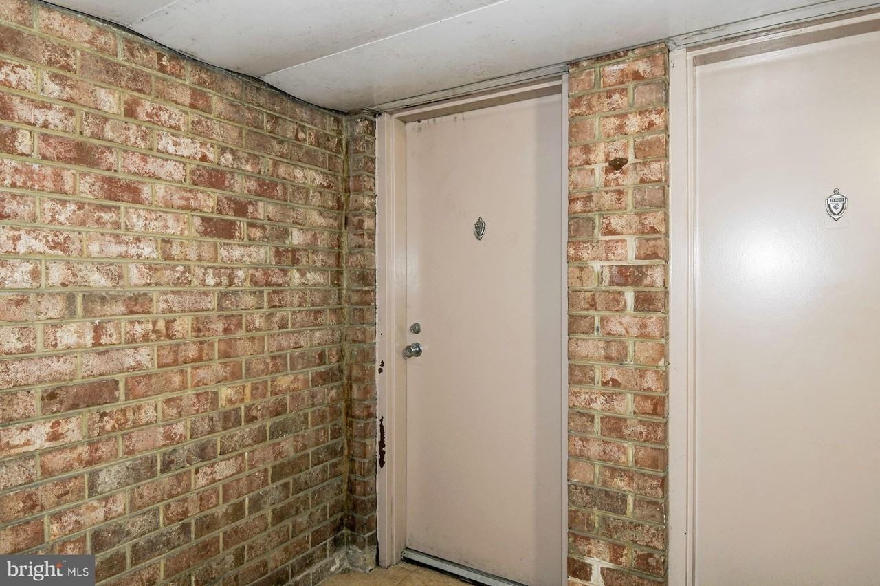 2627 Redcoat Dr #213 - Photo 3 of 18
