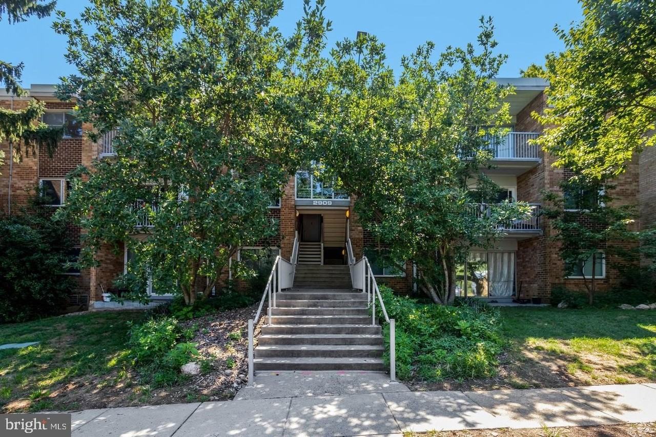 2909 Charing Cross Rd #13 - Photo 2 of 37