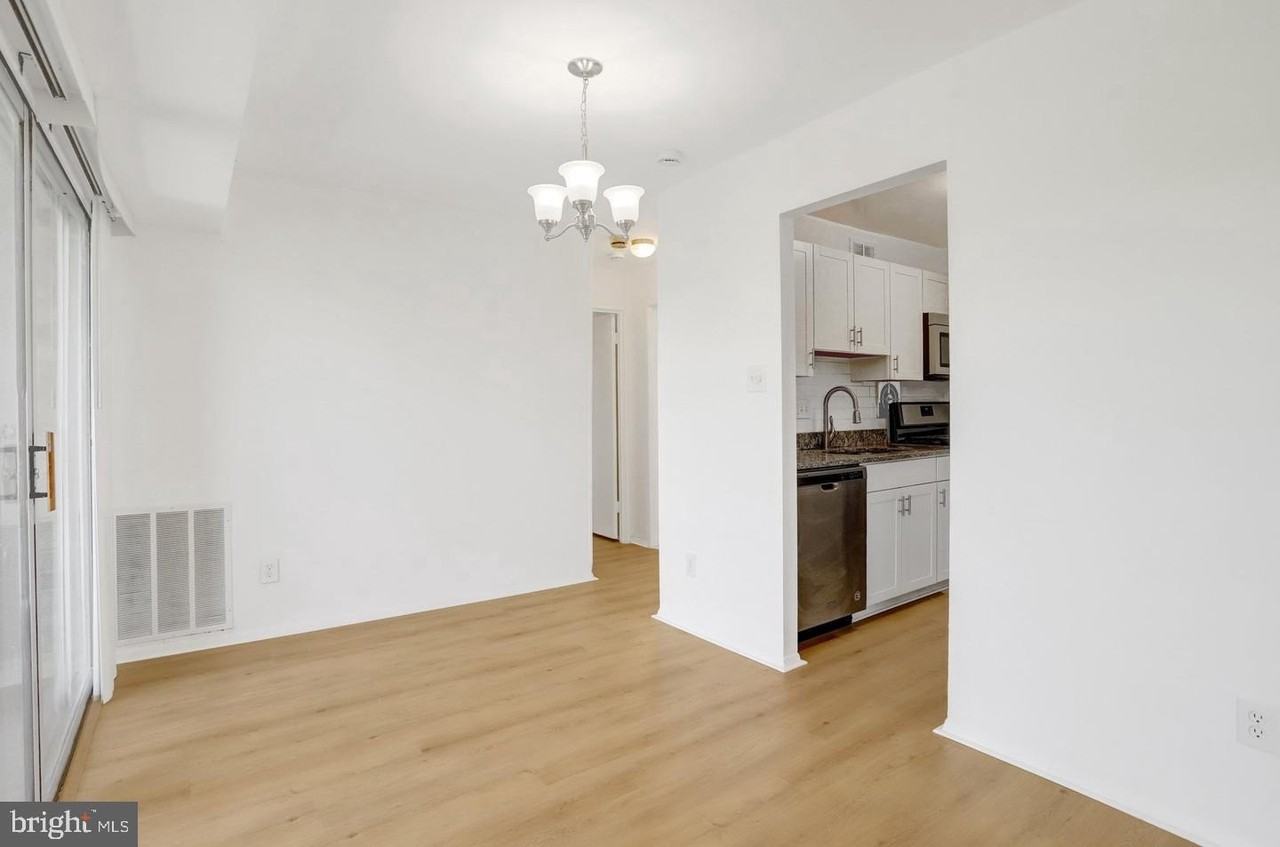 2909 Charing Cross Rd #13 - Photo 7 of 37