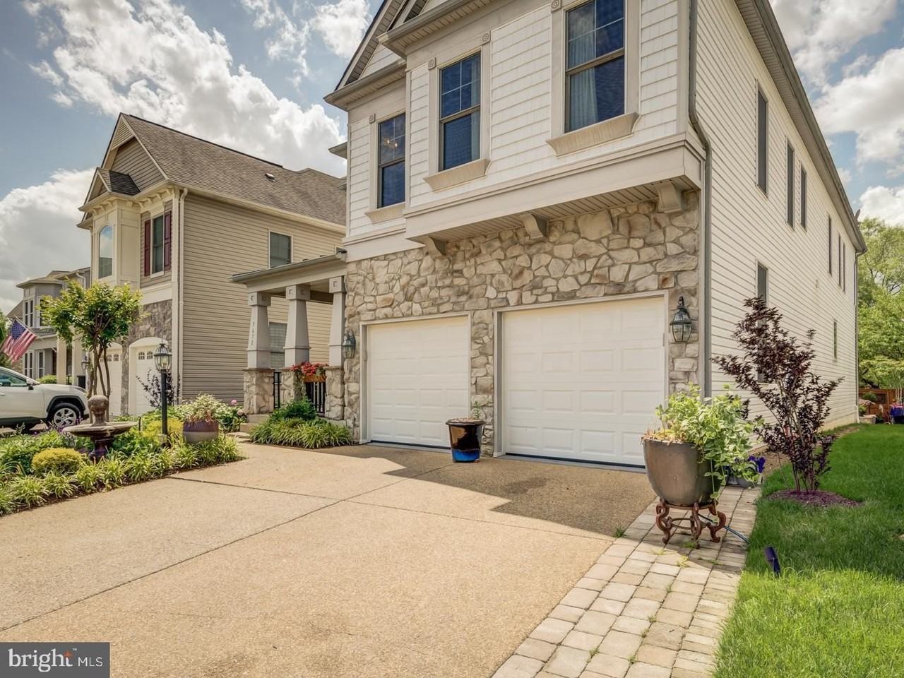 5672 Tower Hill Cir #A - Photo 2 of 41